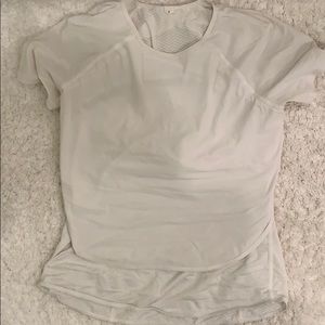 Lululemon size 4 tee
